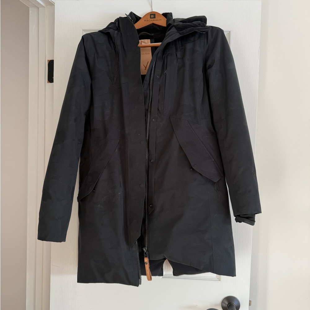 Women’s Indeyva Black Camo Down Parka - M